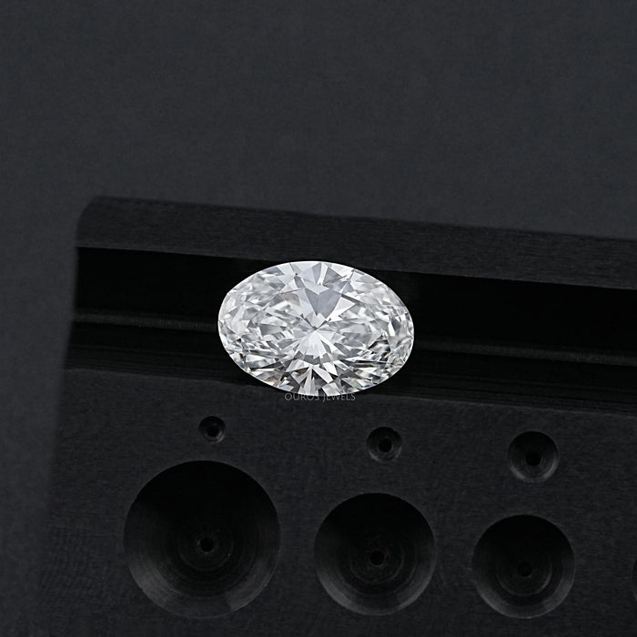 8X Lab Grown Diamond - Oval Shape