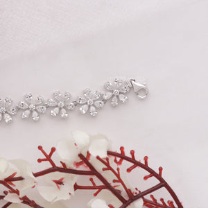 Pear Cut Lab Grown Diamond Bracelet With Floral Shape