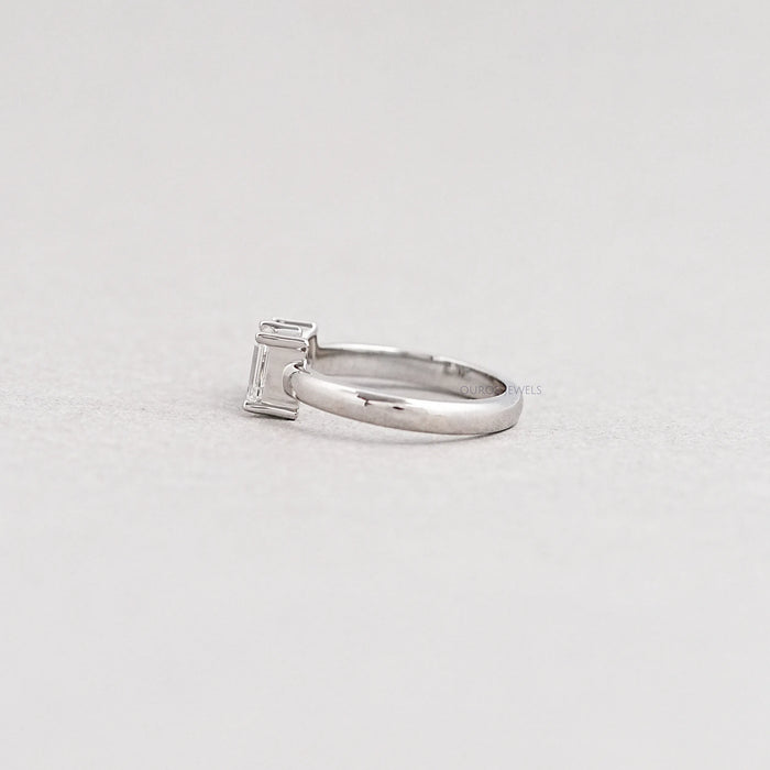 Emerald Toi Et Moi Ring With Two Stone 