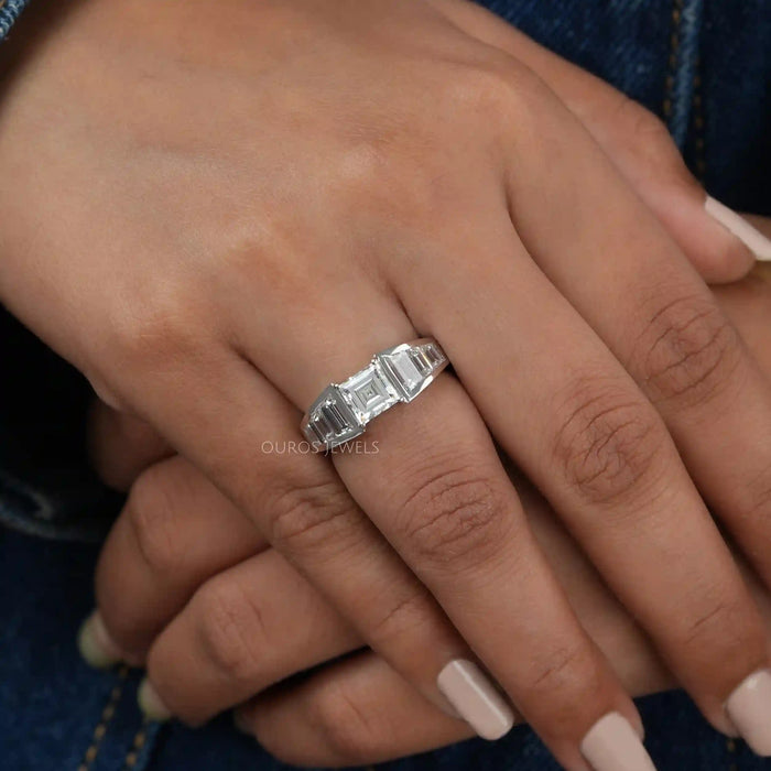 [A Women wearing Carre Accent Diamond Ring]-[Ouros Jewels]