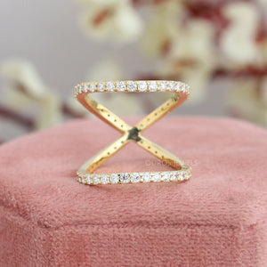 Round Cut Diamond Ring With Criss Cross Cut