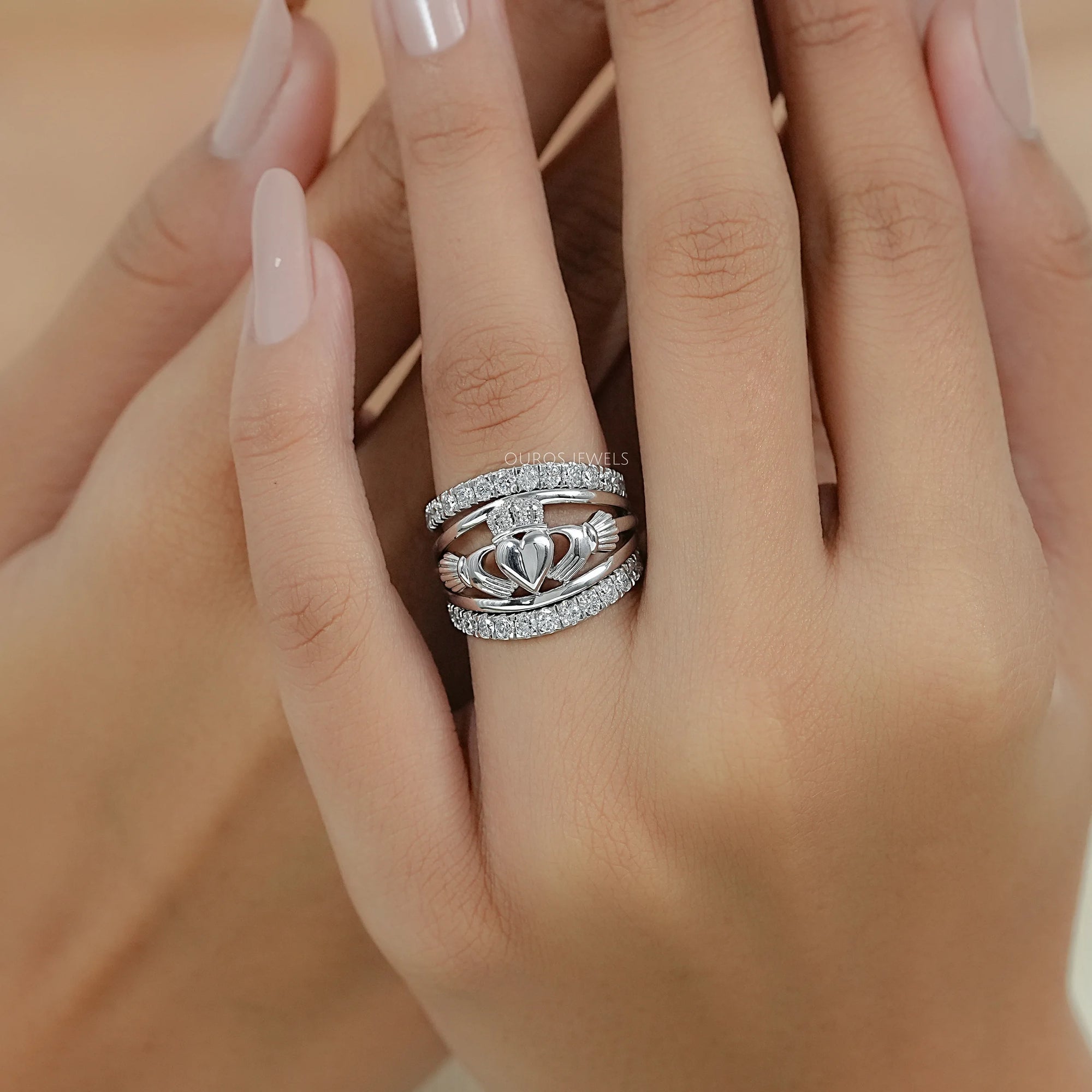 Heart Shape Crown Hands Lab Diamond Ring Set Ring