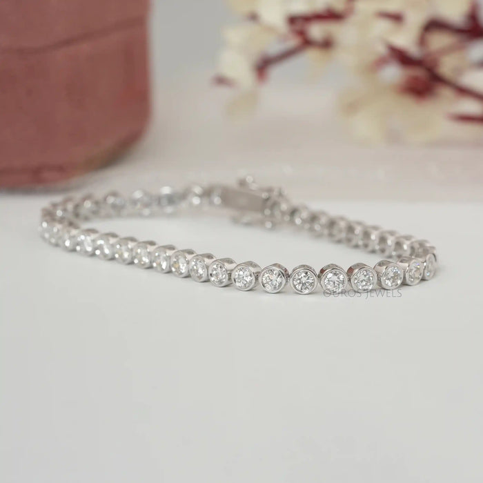 Round Cut Diamond Bezel Set Tennis Bracelet