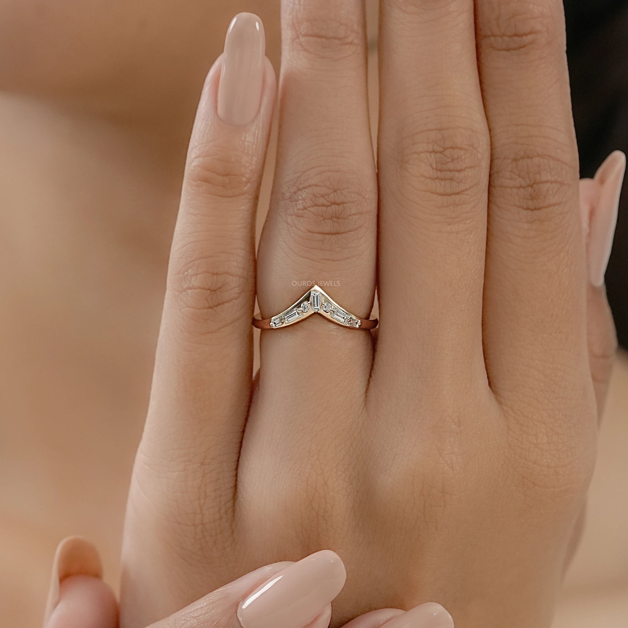 Tappered Baguette And Round Diamond Curved Band