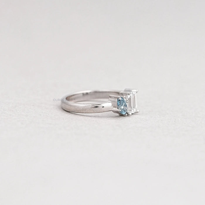 Emerald Toi Et Moi Ring With Two Stone 