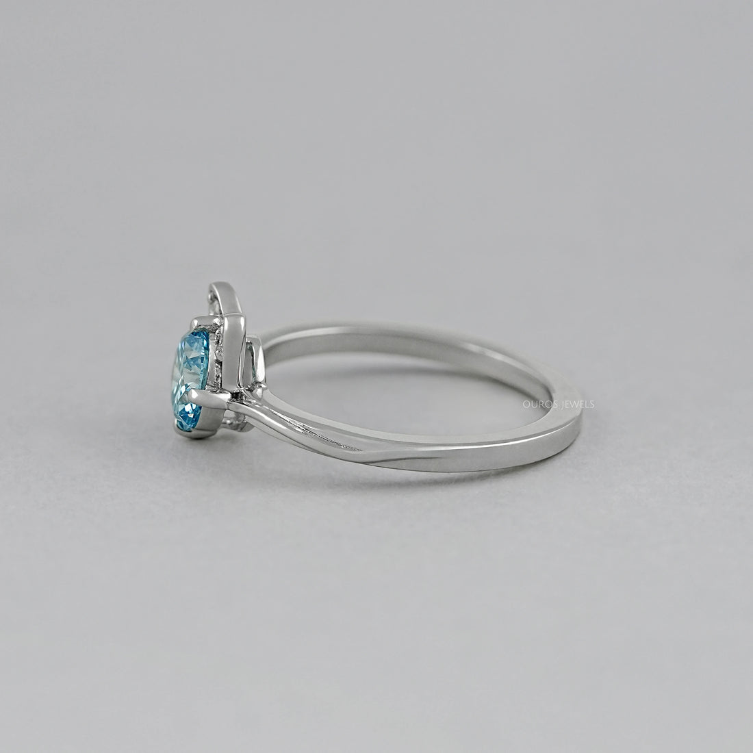 Fancy Blue Round Diamond Cat Ring Ring