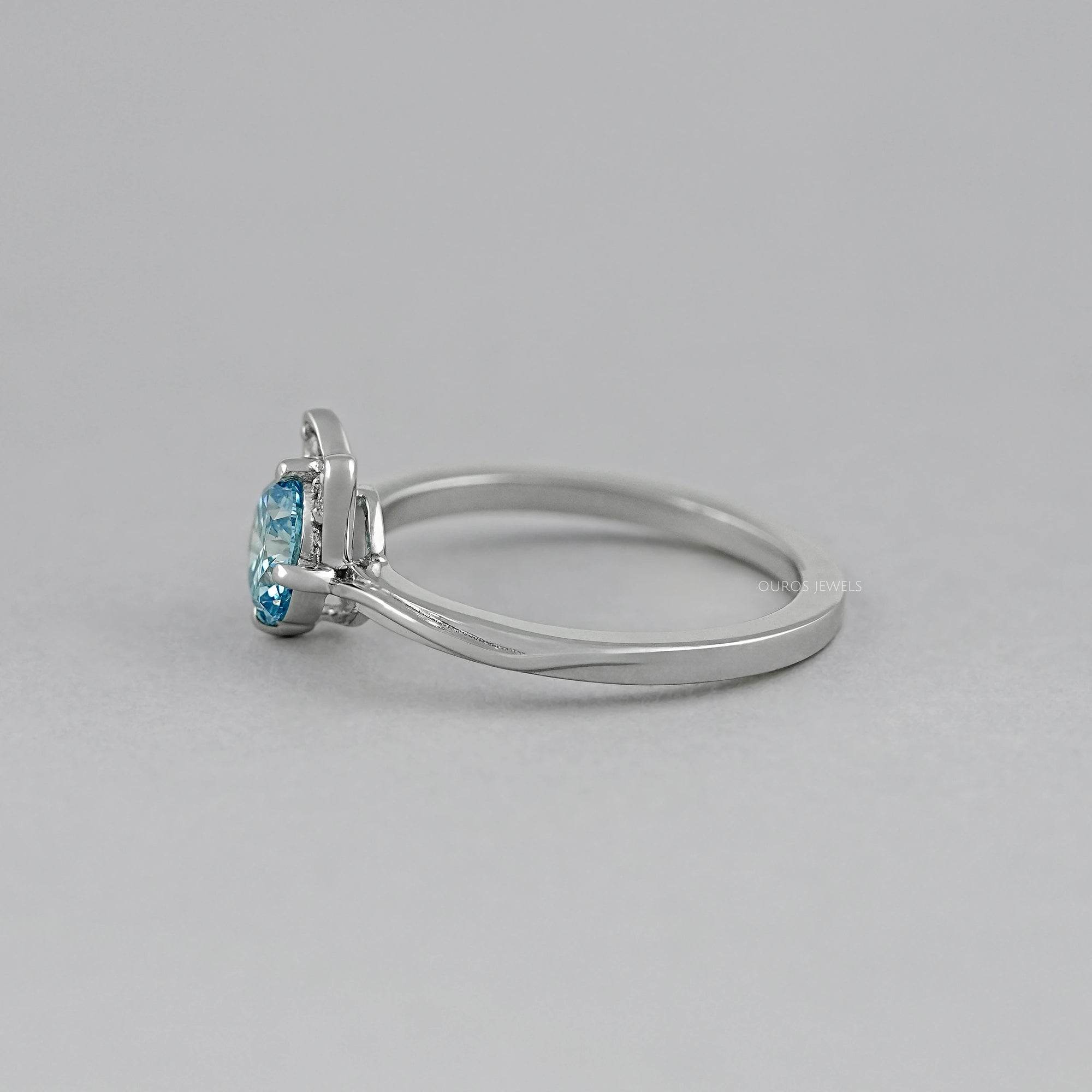 Fancy Blue Round Diamond Cat Ring Ring