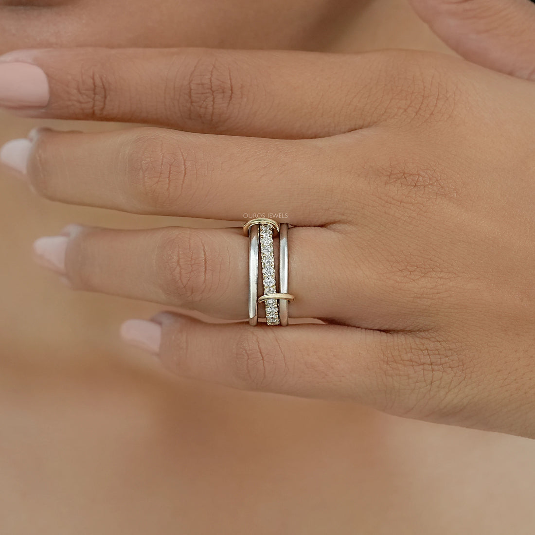 Interlink Round Lab Diamond Band Ring
