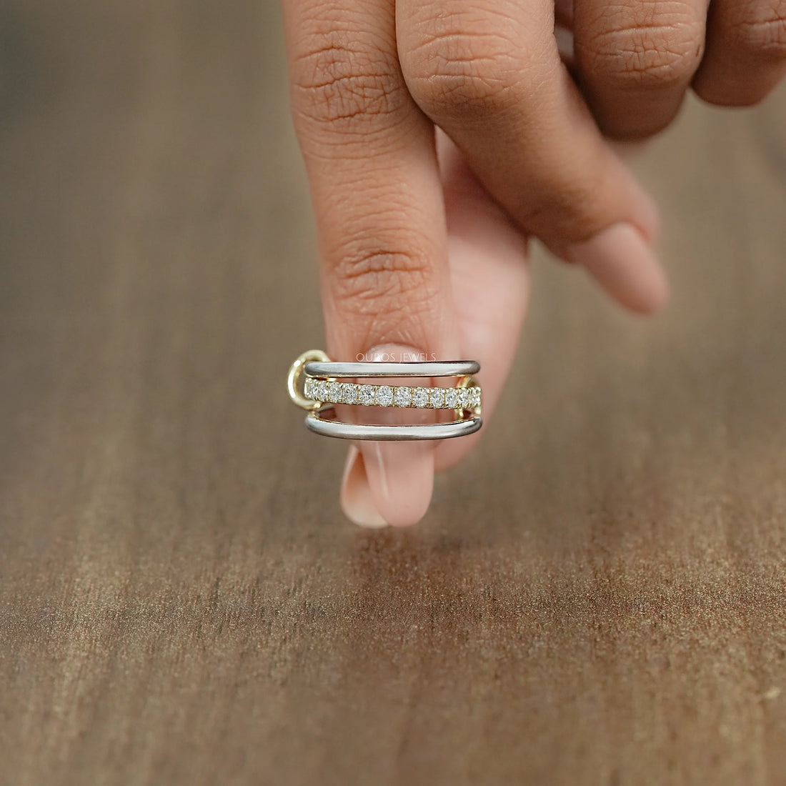 Interlink Round Lab Diamond Band Ring