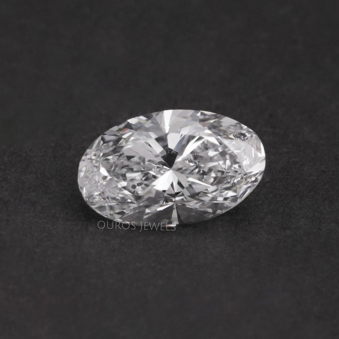 Oval Lab Grown Diamond With 1.00 Carat Long