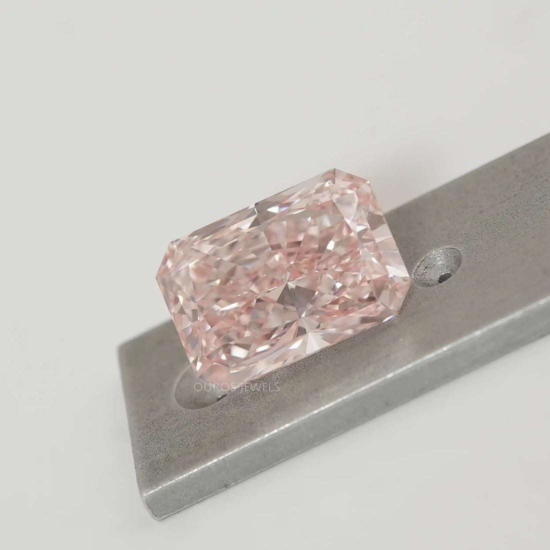 Fancy Vivid Pink Radiant Shape Lab Diamond