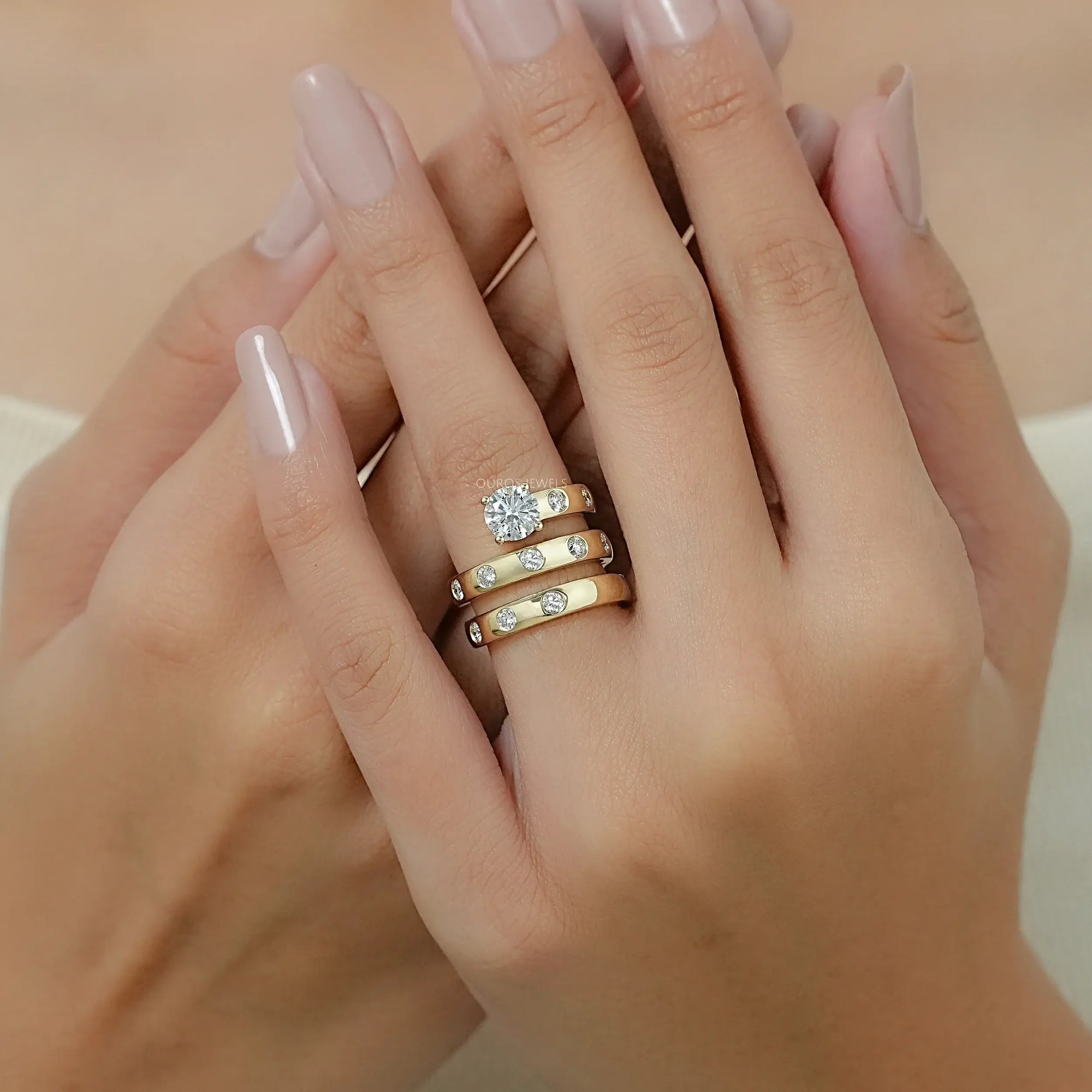 Round Lab Diamond Spiral Wedding Band Rings