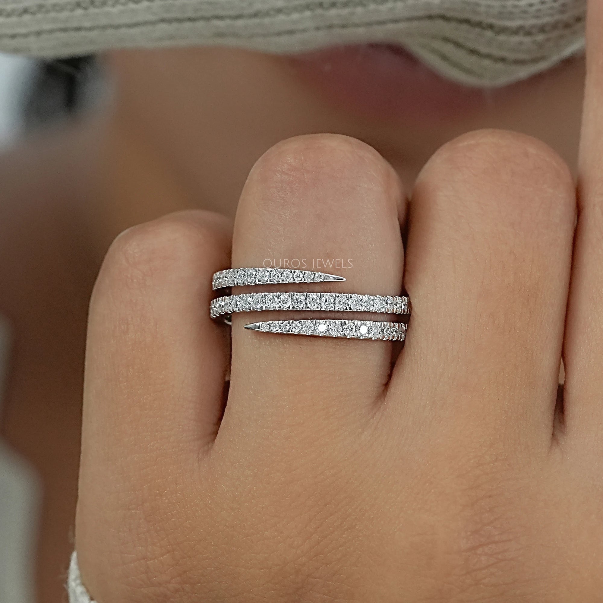 Lab Grown Round Diamond Spiral Band Ring