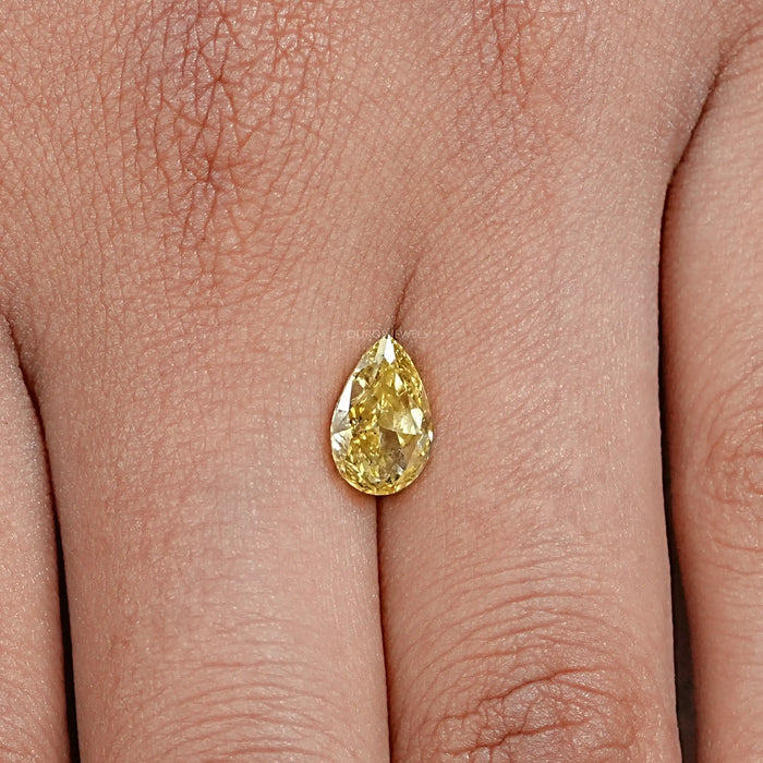 Pear Cut Diamond In Yellow
