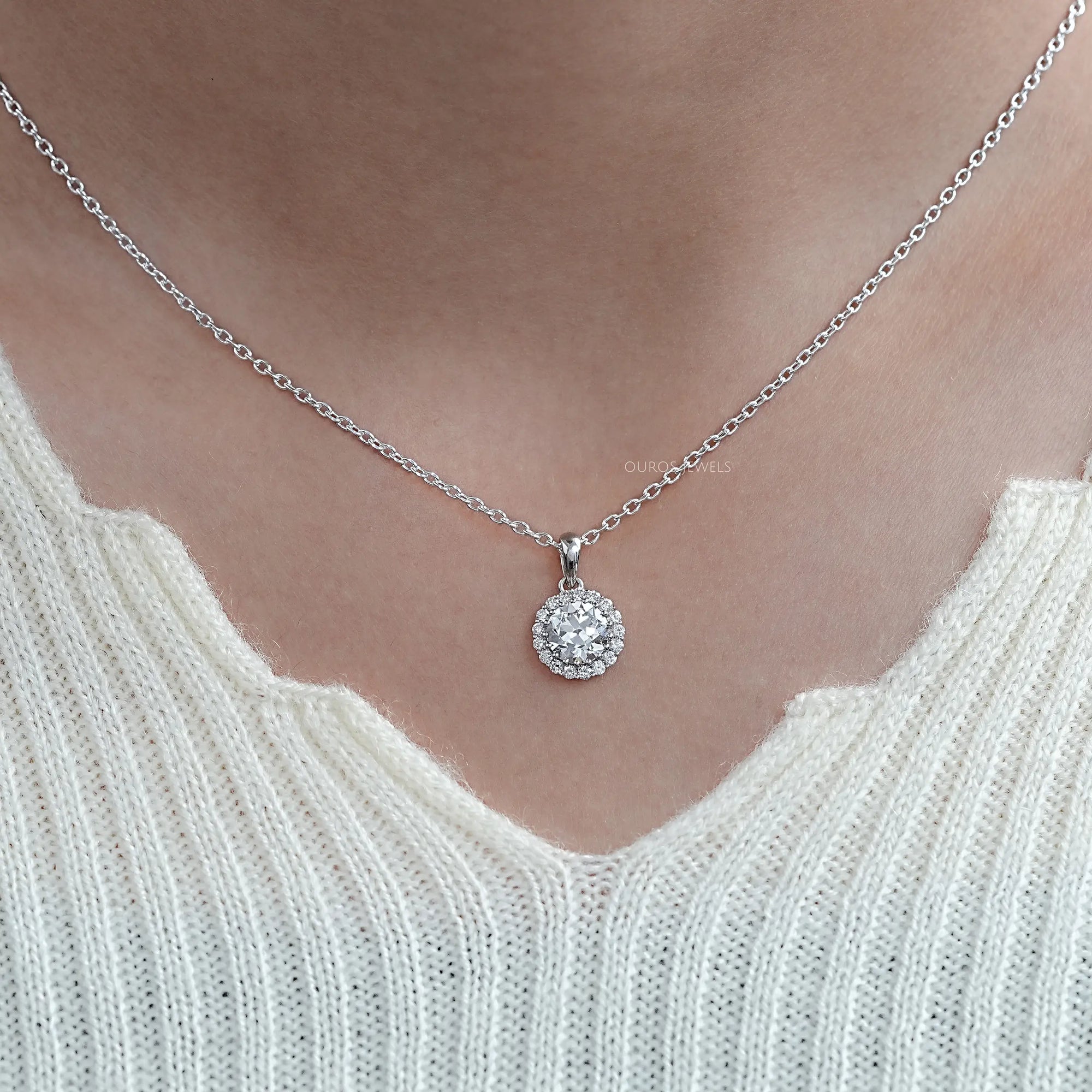 OEC Round Cut Halo Diamond Pendant Necklaces
