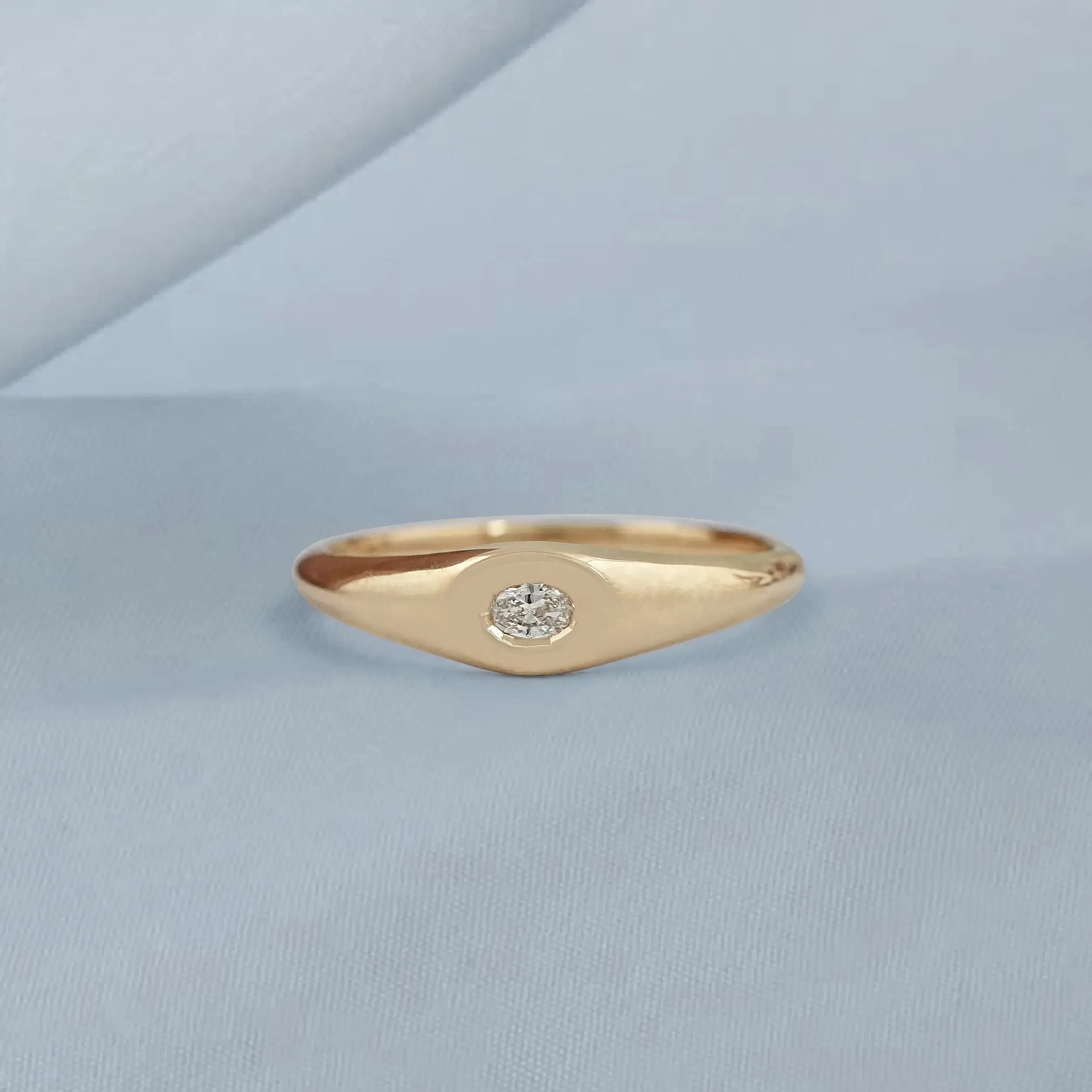 Unisex Round Diamond Ring