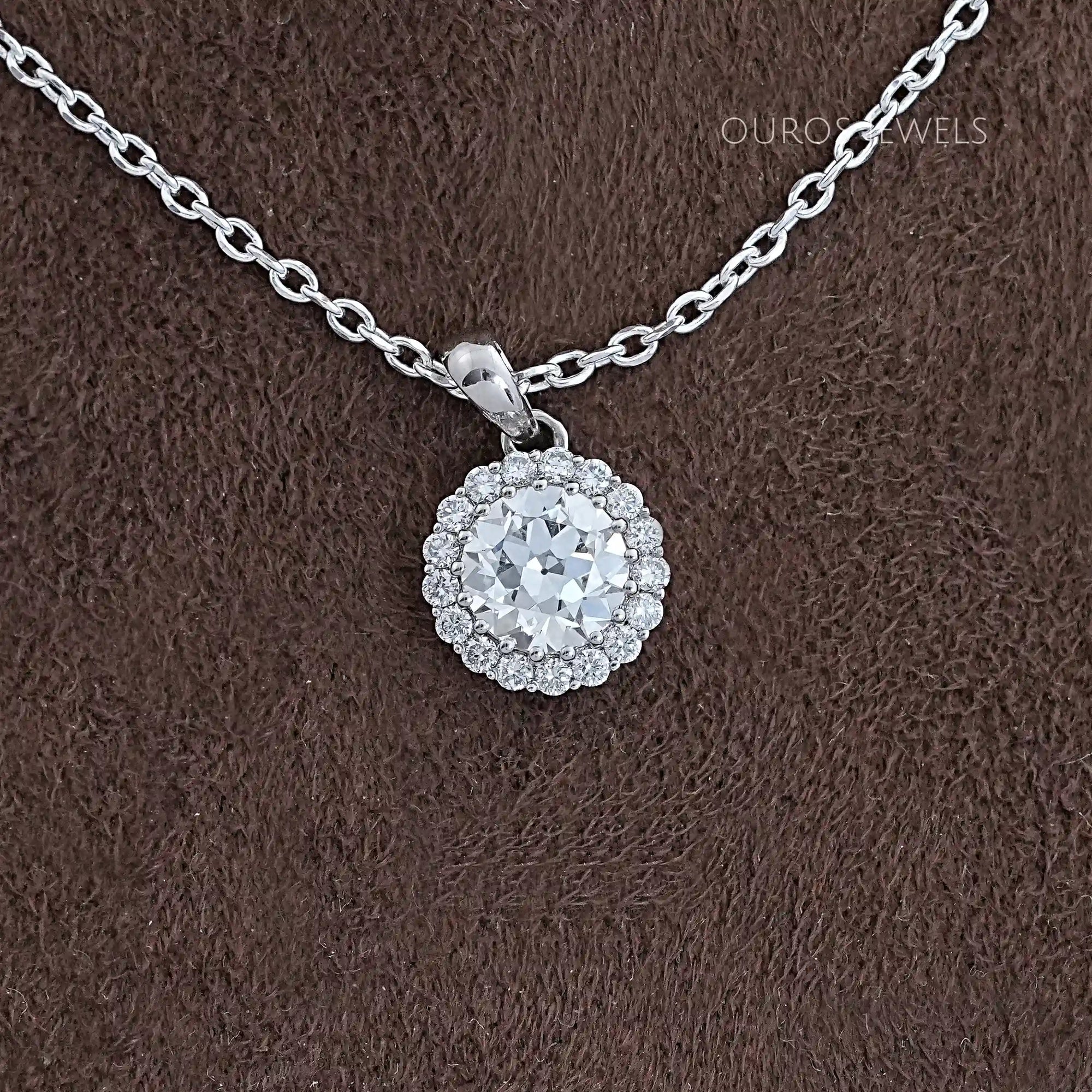OEC Round Cut Halo Diamond Pendant Necklaces