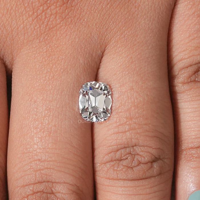 OMC cushion cut loose diamond in EF color 