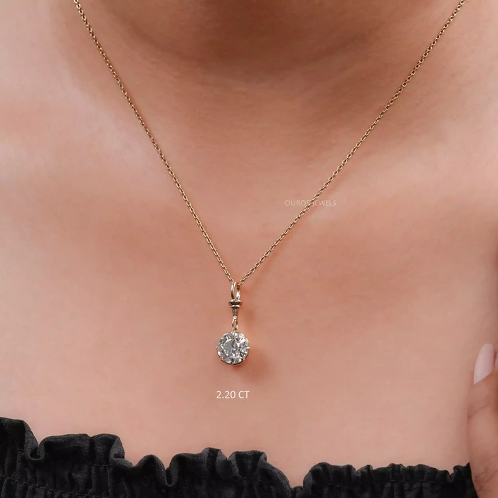 Luxury OEC Round Diamond Pendant