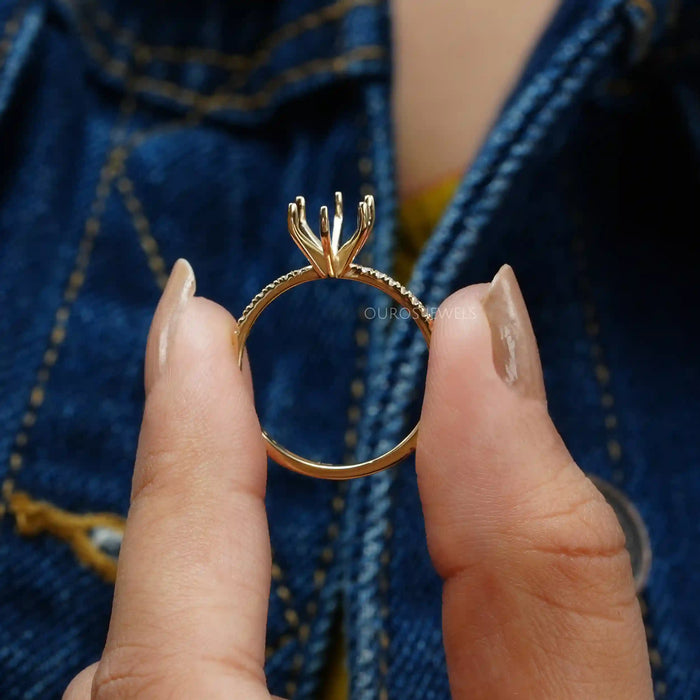 [A Women showing Semi Mount Ring for Women]-[Ouros Jewels]