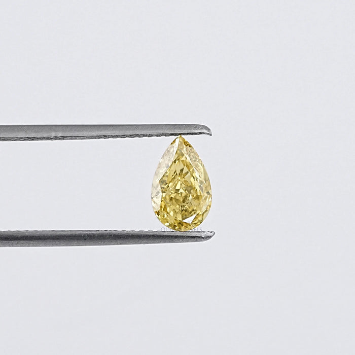 Pear Cut Diamond In Yellow