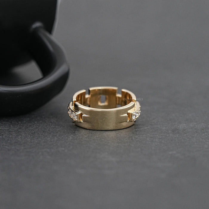 Round Cut Lab Grown Diamond Wedding Band In Yellow Gold 