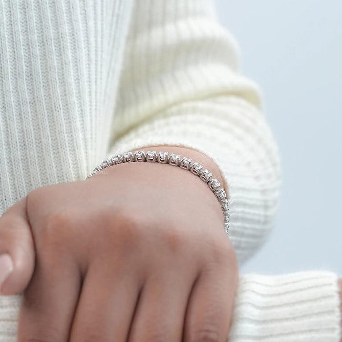 Round Shape Lab Grown Diamond Bracelet with 8.00 | 9.00 | 10.00 TCW