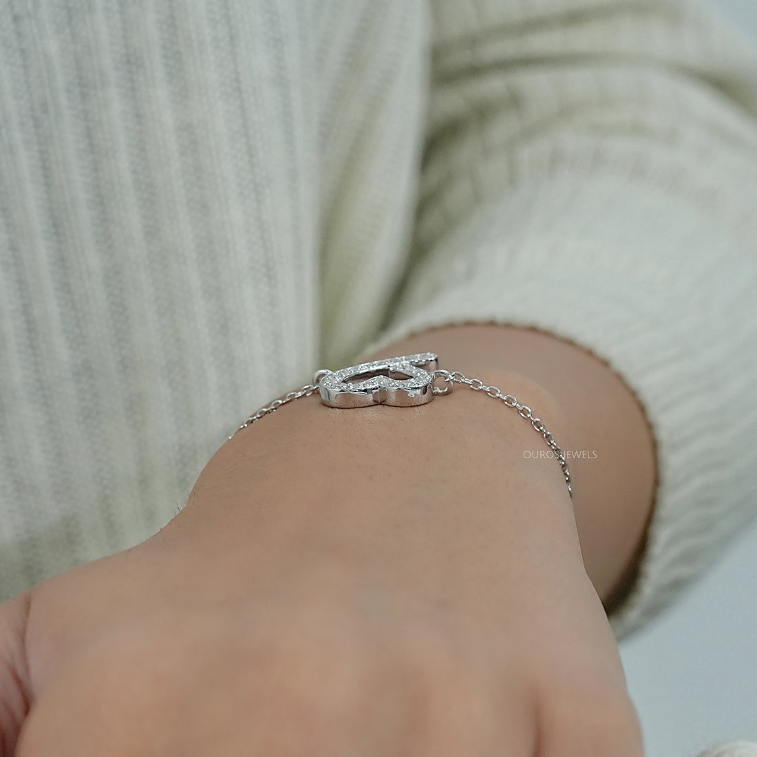 Round Diamond Open Heart Bracelet Bracelet