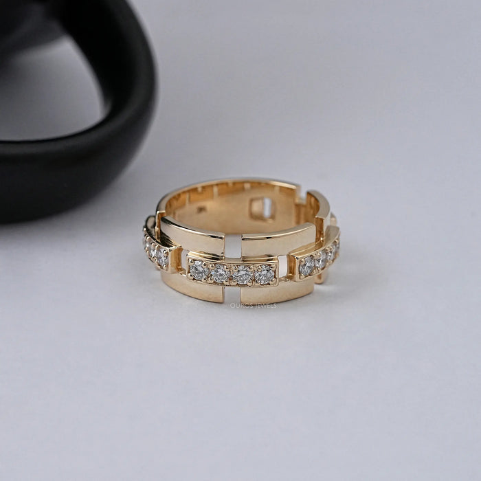 Round Cut Lab Grown Diamond Wedding Band In Yellow Gold 