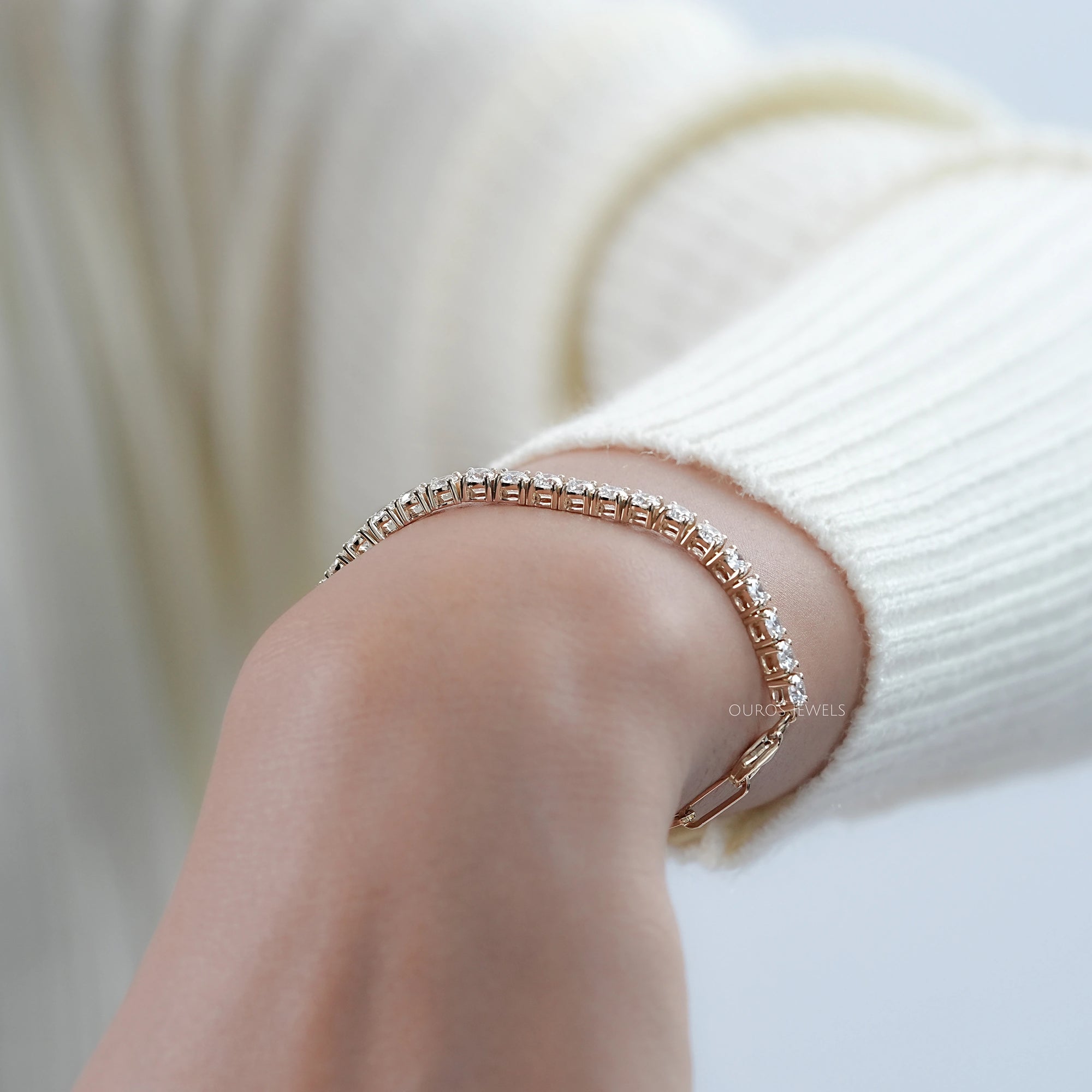 Lab Grown Round Shape Women Bracelet With Paper Clip Chain Bracelet