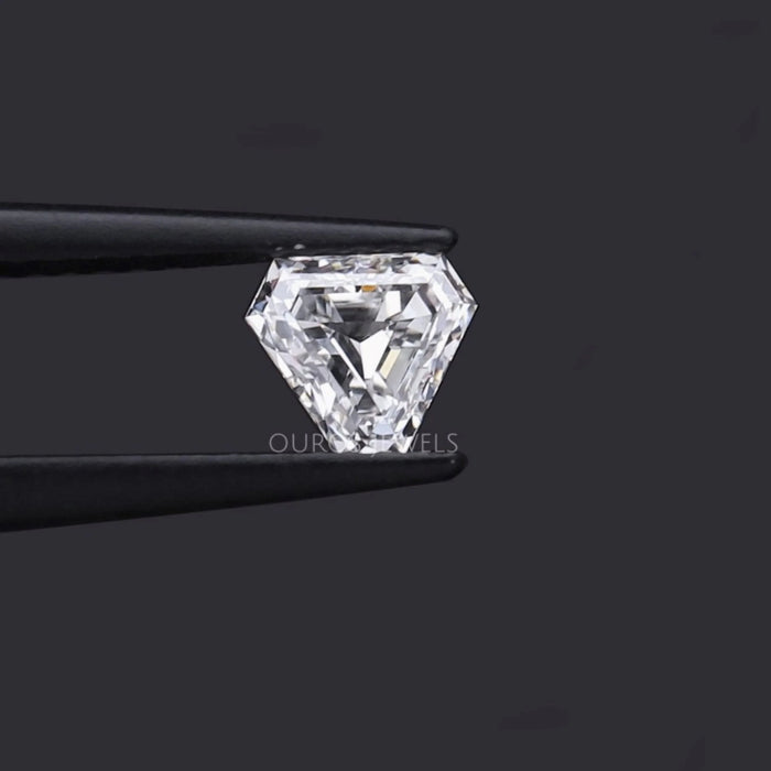Calf's Head Shape Diamond In 0.55 Carat 