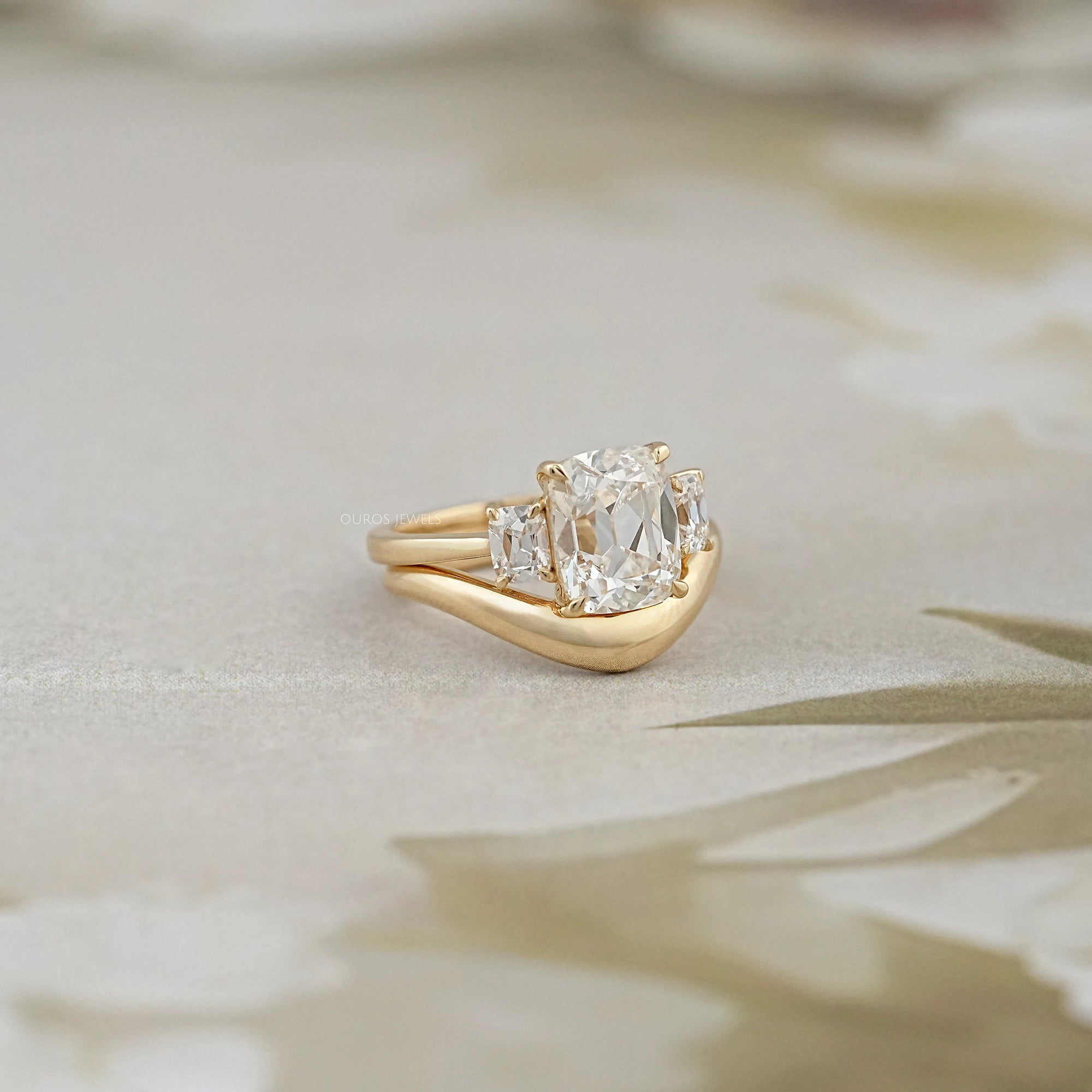 Trilogy Old Mine Cushion Diamond Curved Ring Set