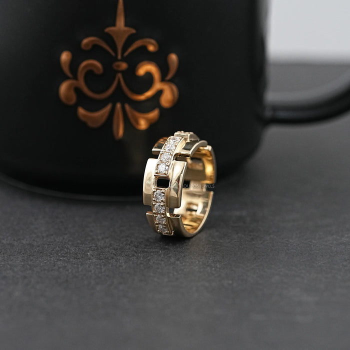 Round Cut Lab Grown Diamond Wedding Band In Yellow Gold 