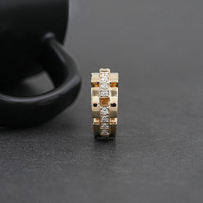 Round Cut Lab Grown Diamond Wedding Band In Yellow Gold 