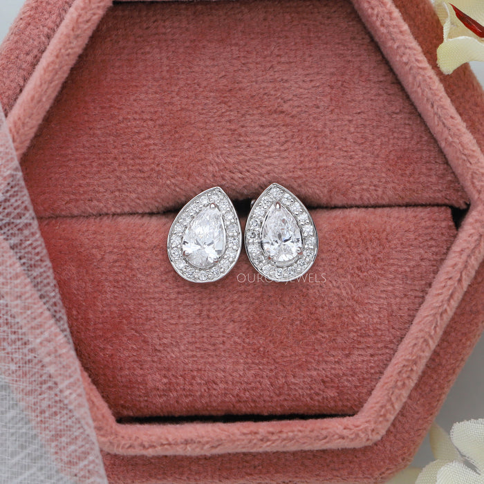 14kt white gold diamond stud earrings