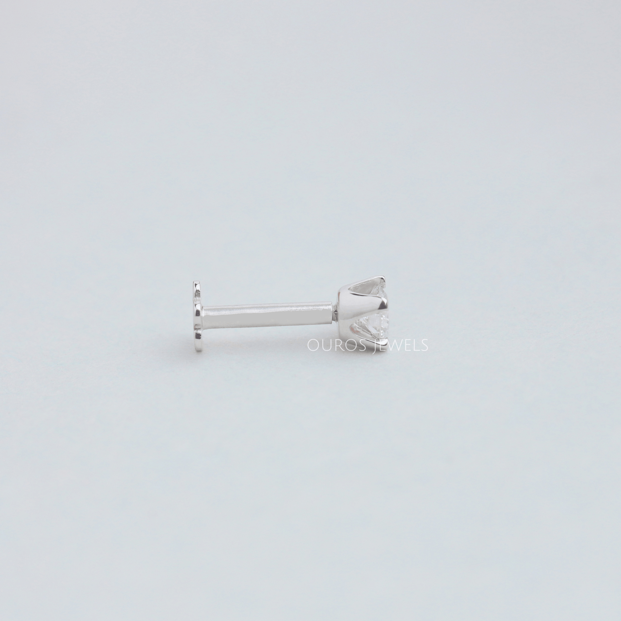 Round Cut Diamond Nose Pin